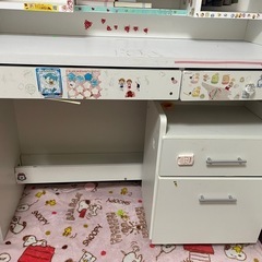 【値下げ｝勉強机と椅子セットで譲ります。の画像
