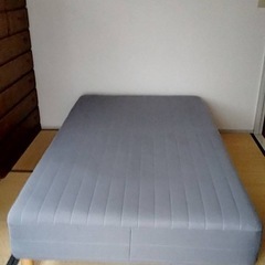 セミダブルベッド