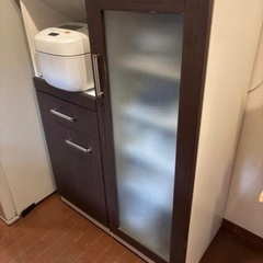【6/8まで】食器棚(42＊80＊115センチ)