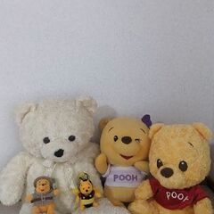 プーさんとくまのぬいぐるみ