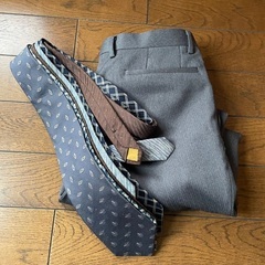 紳士服　スーツ、シャツ、ネクタイ　無料の画像