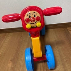 アンパンマン四輪車の画像