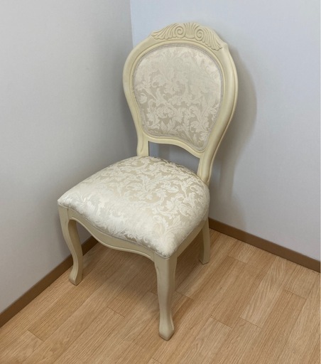 イタリア製アンティーク調ダイニングチェア