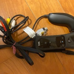 Wiiウィー本体とwiifitplusとソフト3本、コントローラーなど一式の画像