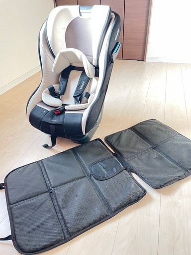 受け渡し決定！！コンビ 純正！チャイルドシート 保護マットセット
