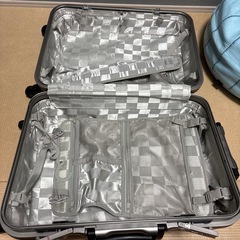スーツケースの画像