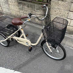 アサヒサイクル 自転車大人用三輪車の画像