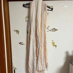 とてもオシャレで涼し気な夏用ストールの画像
