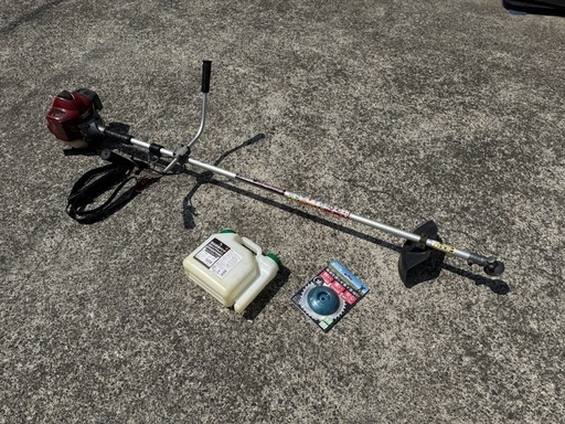 エンジン式　芝刈り機　草刈機