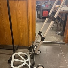 段差も上がれる台車の画像