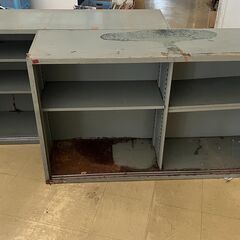 【スチール製】幅150×奥行42×高さ88cmの収納棚・在庫2台あり（中古）／店舗改装・新築建て替えに伴い、装飾品・備品・家具を譲渡いたしますの画像