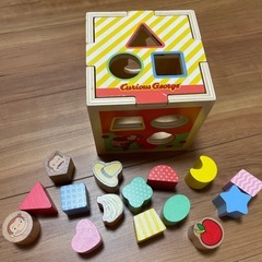 おさるのジョージ 木製かたちあわせキューブ 