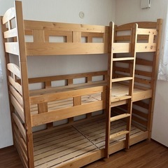 三段ベッド
