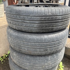 タイヤとホイールカップ