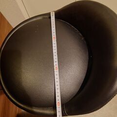 【月末には処分します】バーチェアの画像