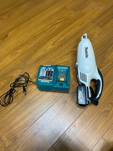 マキタ充電式掃除機充電器付き