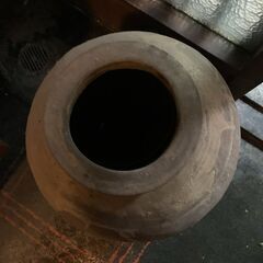 傘立てに使っていた壺