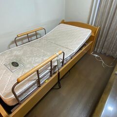 介護用品一式（動作確認済みの電動ベッド、新品の介護トイレ、美品の...