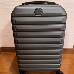 DELSEY PARIS スーツケース　新品　グレー