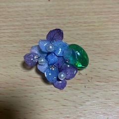 紫陽花の押し花ブローチ　ハンドメイド
