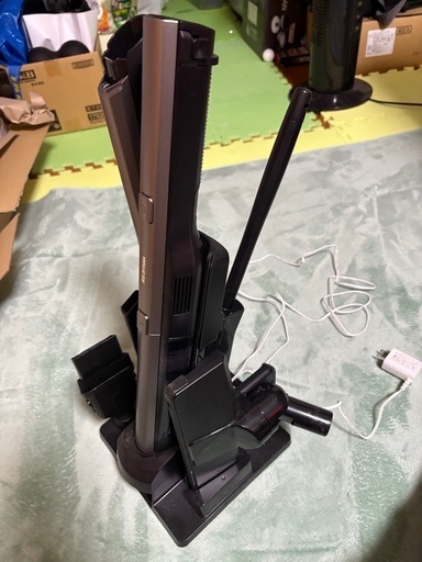 【値下げ】　【美品】IRIS OHYAMA 充電式ハンディクリーナー　ブラウンメタリック　HCD-A1M-T