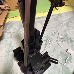 【値下げ】　【美品】IRIS OHYAMA 充電式ハンディクリーナー　ブラウンメタリック　HCD-A1M-Tの画像