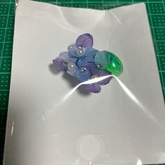 紫陽花の押し花ブローチ　ハンドメイドの画像