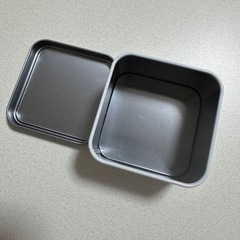 サンリオ　シナモンロール　缶の画像