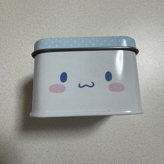 サンリオ　シナモンロール　缶