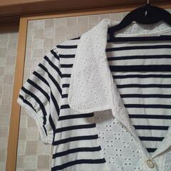 襟元レース風ボーダーTシャツの画像