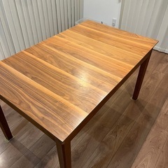 伸縮式ダイニングテーブル
