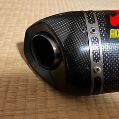 アクラポヴィッチ マフラー 汎用 カーボン仕様 美品 説明書付きの画像