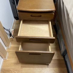 学習机の袖引き出しの画像