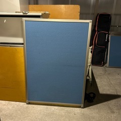 06ブルーパーテーション1枚¥500