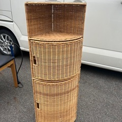 トイレ　コーナー物置き