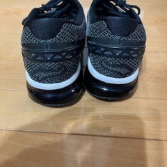ONEMIX ランニングシューズ　スニーカー　黒の画像