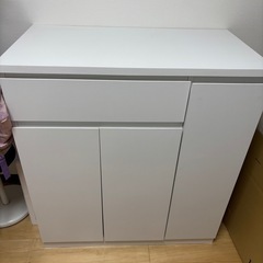 収納家具　キャビネット