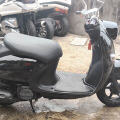 ⭐ヤマハビーノFI　SA37J　黒　外装新品　BLACK EDITION　イエローLED　原付バイクの画像