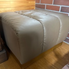 ソファー　オットマンの画像