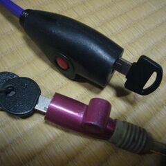 自転車のケーブルロック2点の画像