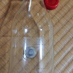 ガラスの空きビン 1L ふた付き 中古品 4本の画像