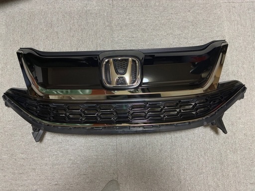 ほぼ新品 ステップワゴン スパーダモデューログリル