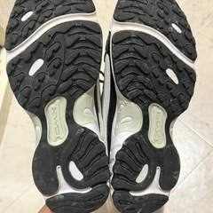 【美品】Reebok スニーカー　27.5㎝の画像