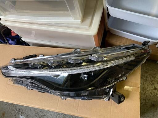 カローラ クロス ZSG ZVG 10 15 11 LED ヘッド ランプ レンズ ライト