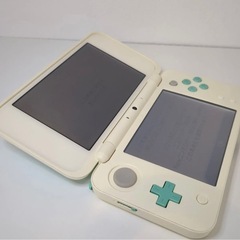 ニンテンドーNEW2DSLL とびだせどうぶつの森 amiibo＋パックの画像