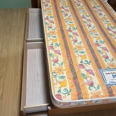 セミダブルベッドの画像