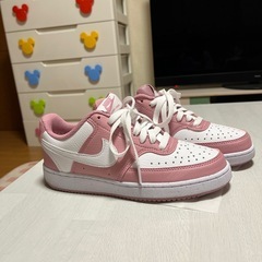 NIKE スニーカー　レディース　23センチ　最終価格です
の画像