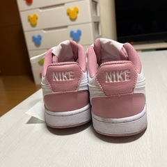 NIKE スニーカー　レディース　23センチ　最終価格です
の画像