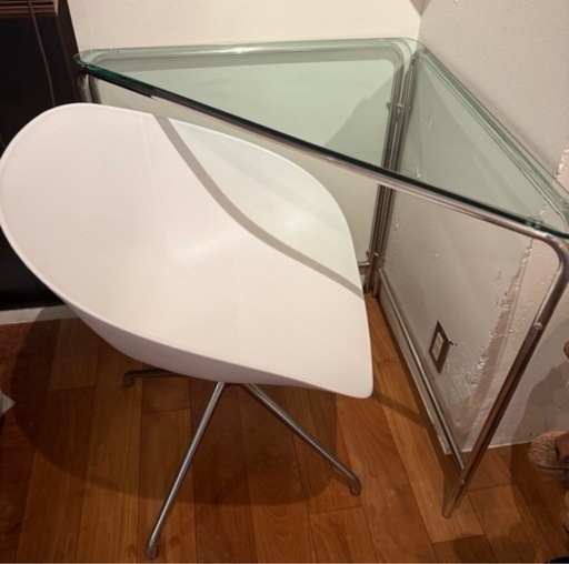 定価11万韓国ガラス天板テーブルとバケット