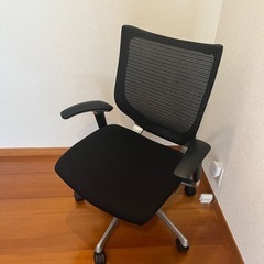 オカムラ バロンチェア 黒 肘付き  オフィスチェア